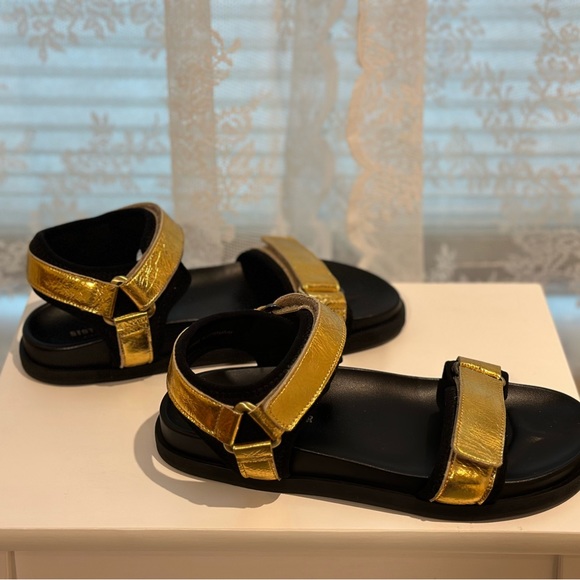 SISTER X SOEUR gold gladiator-style sandals - Picture 4 of 5